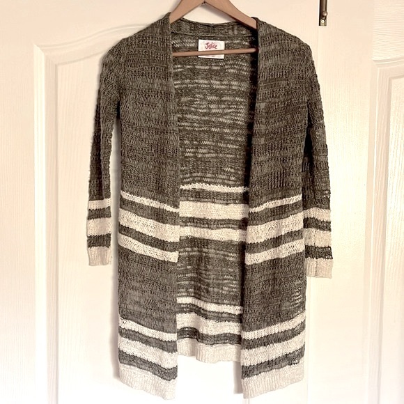 3/$20 😀 JUSTICE Long Knit Cardigan - Picture 4 of 8